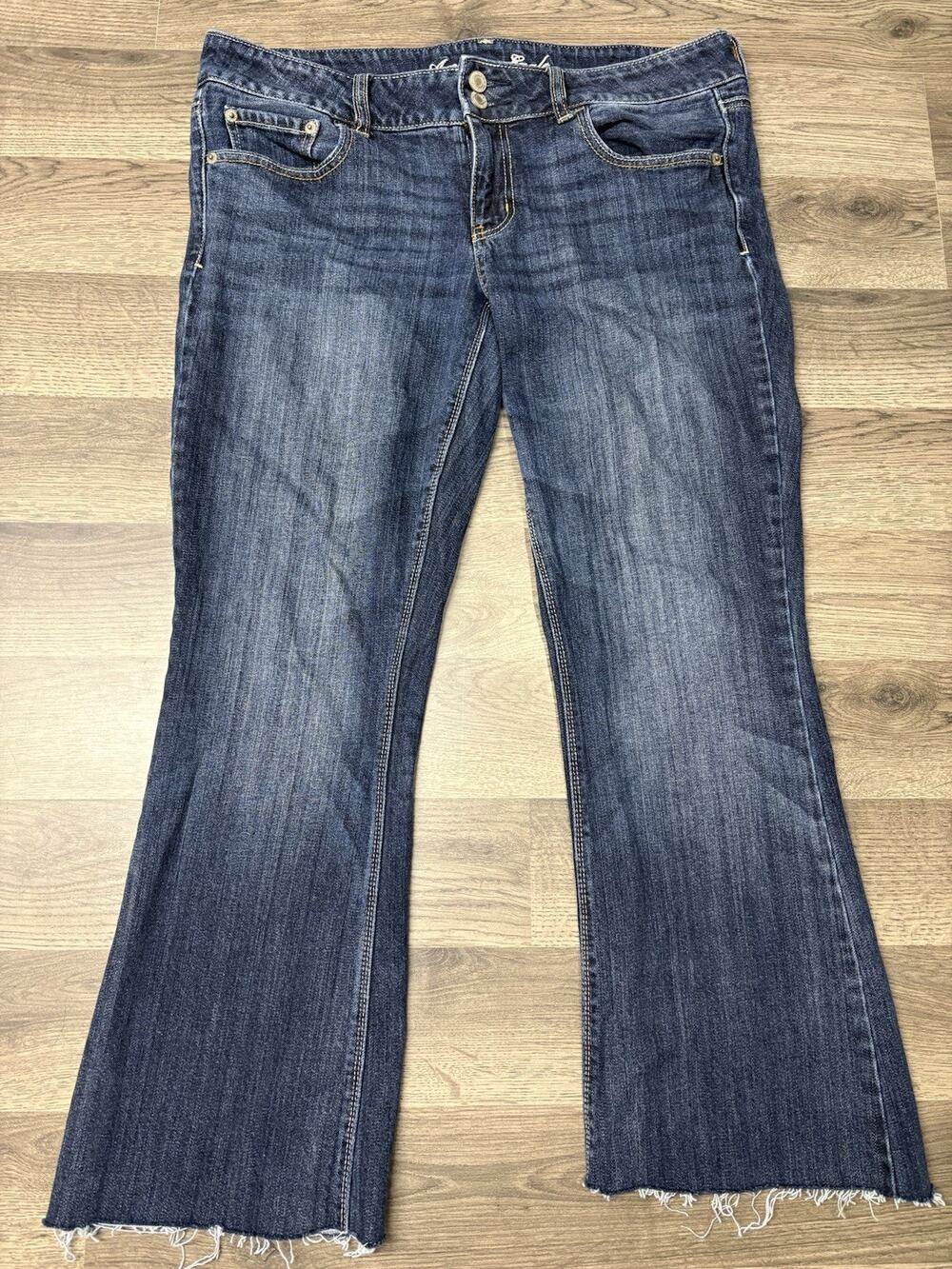 American Eagle Women’s Jeans Size 12 Short Dark Wash Bootcut Raw Hem Stretch